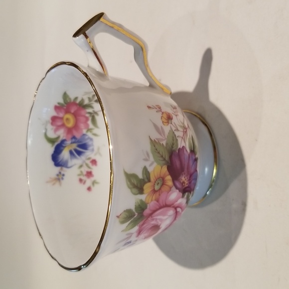 Aynshey  bone china VINTAGE TEA CUP AND SAUCE - Picture 9 of 14